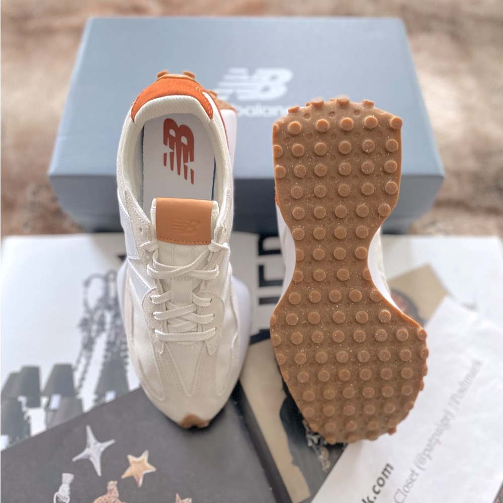 New Balance 327 Sneakers - Picture 16 of 16